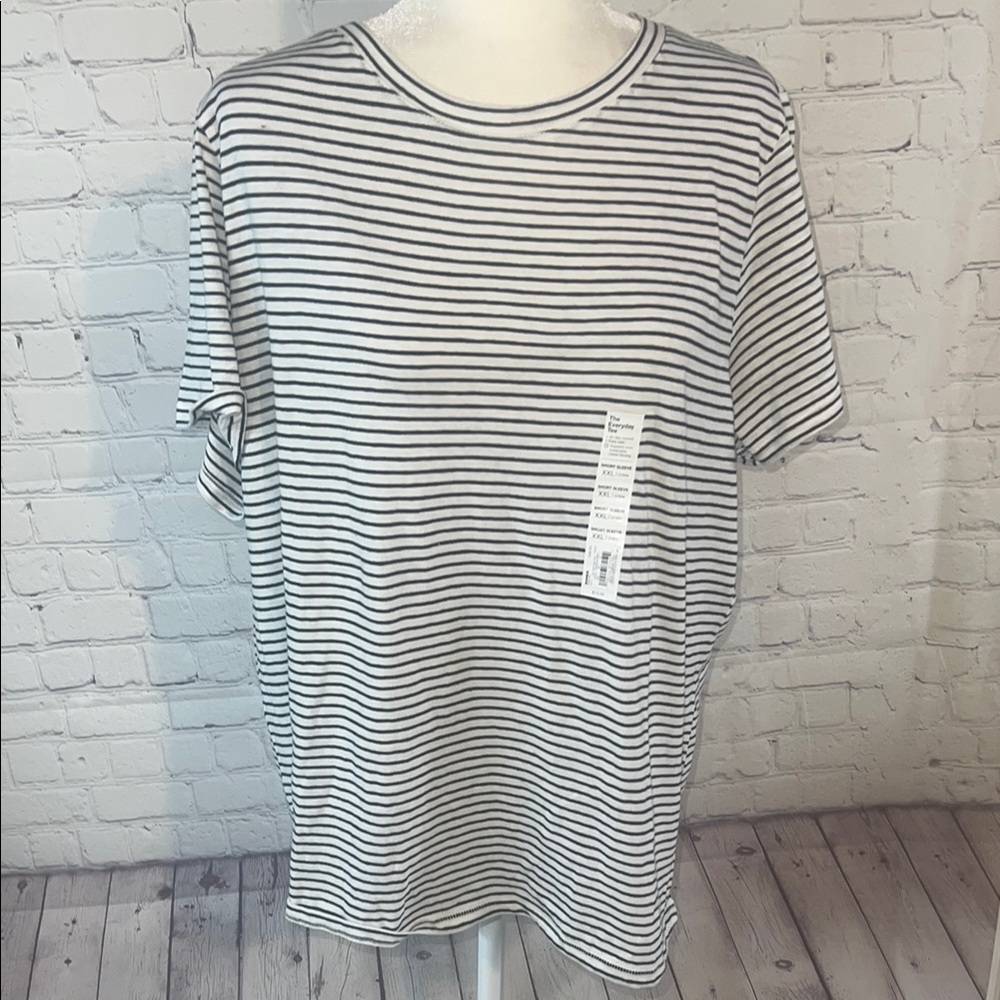 Black and White Striped woman’s short sleeve crew neck.